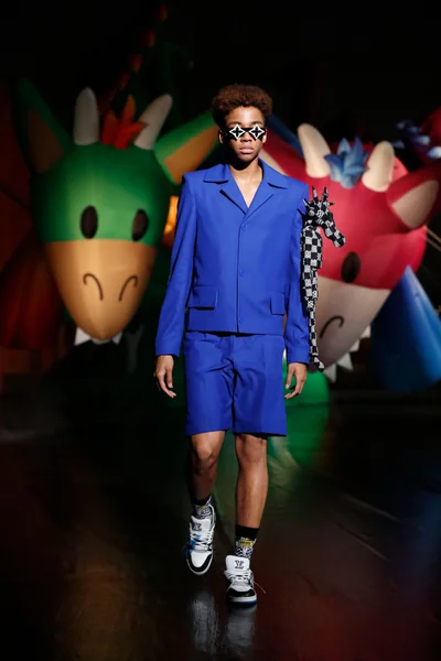 Look 22